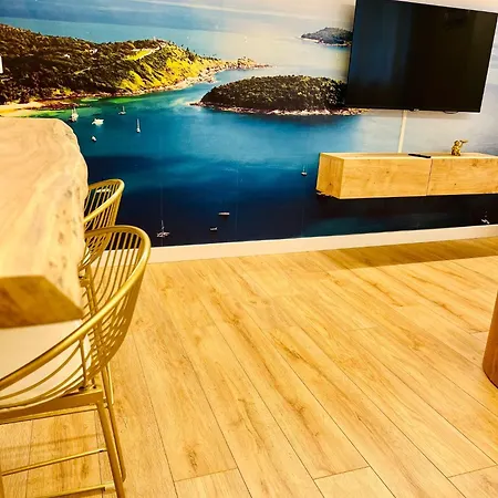 North Shore 2 Апартаменти *